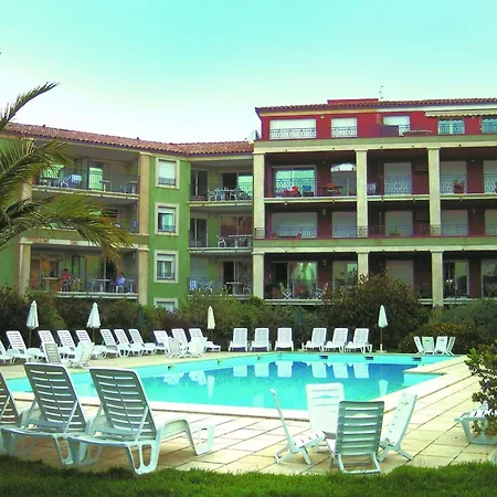 Riviera Living For Six Apartment *
