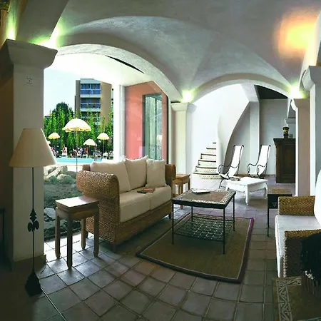 Riviera Living For Six Apartment